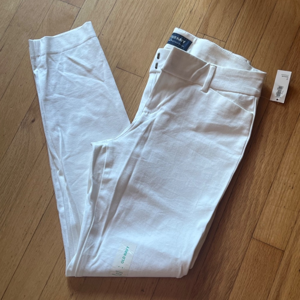 Old Navy Mid-Rise Pixie Ankle Length White  Sz 2